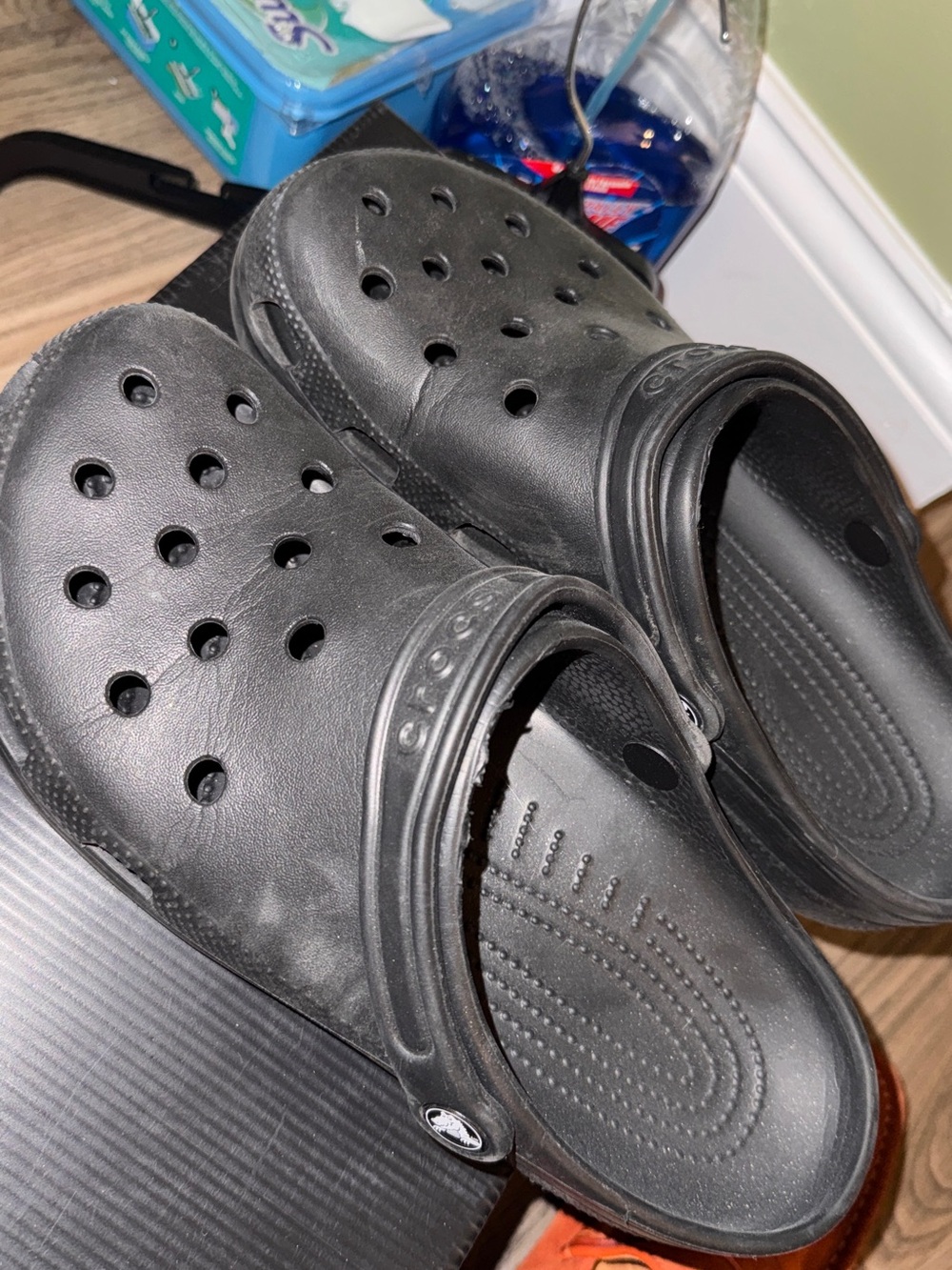 CROCS Men's Classic Clog in Black